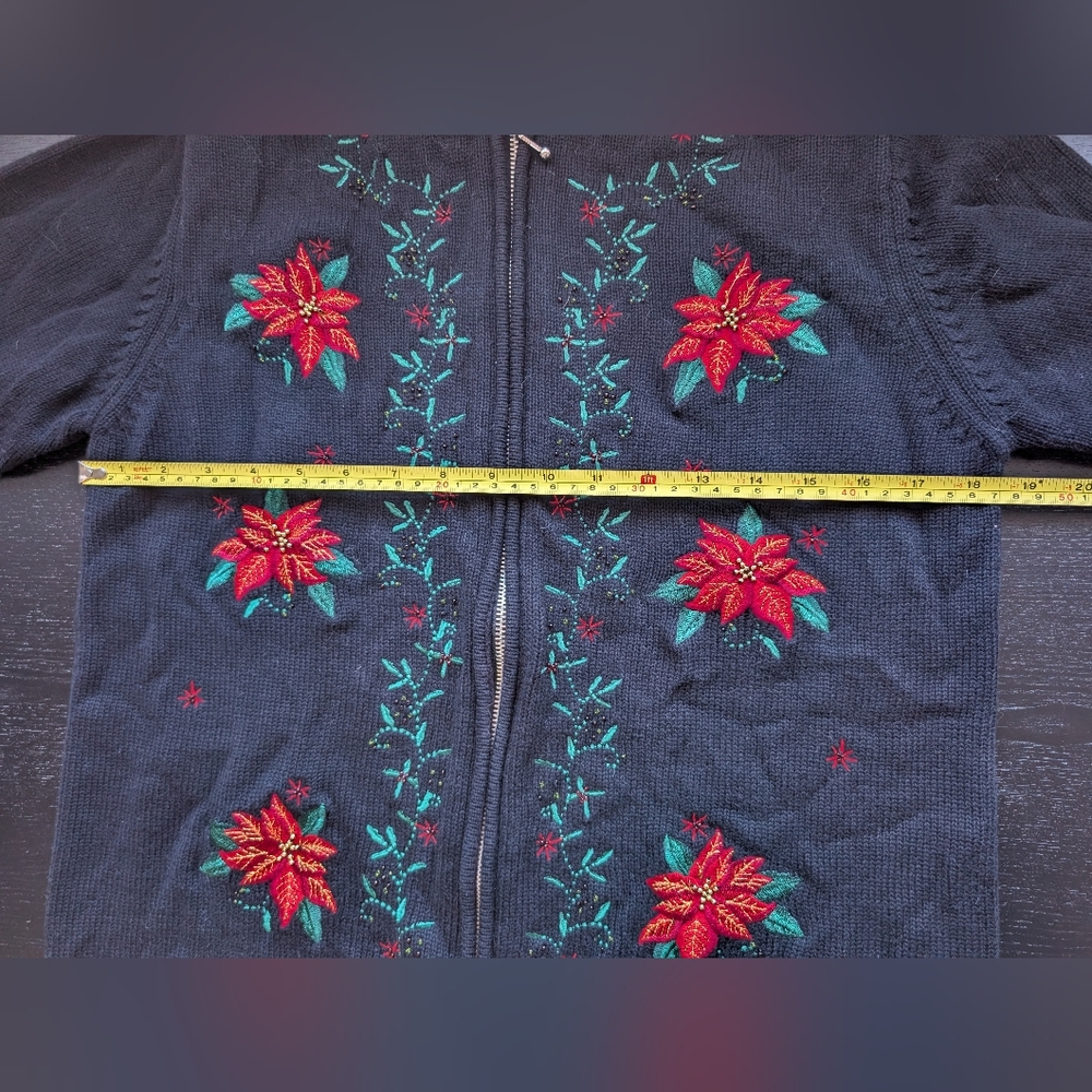Vintage Tabi Holiday Collection Poinsettia Cardigan - Picture 6 of 9